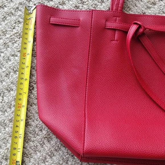 Elegant Red Tote Bag - Picture 15 of 17